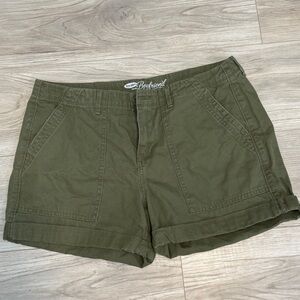 Old‎ Navy Women's Boyfriend Shorts in Army Green